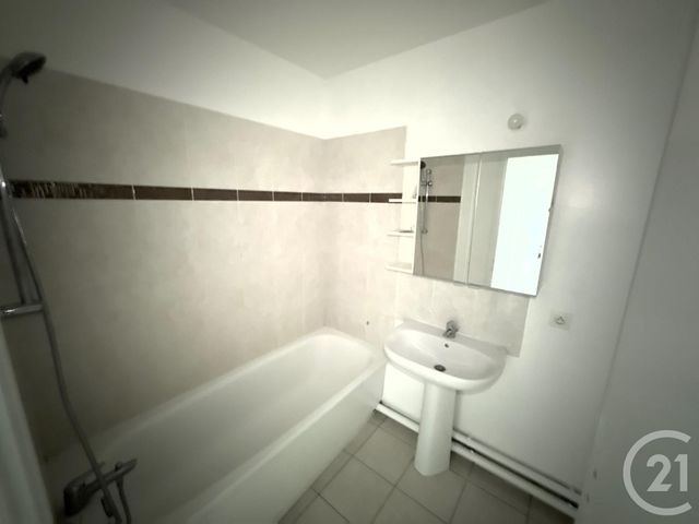 Appartement F3 à louer - 3 pièces - 57.08 m2 - ECQUEVILLY - 78 - ILE-DE-FRANCE - Century 21 Agence Hennequin