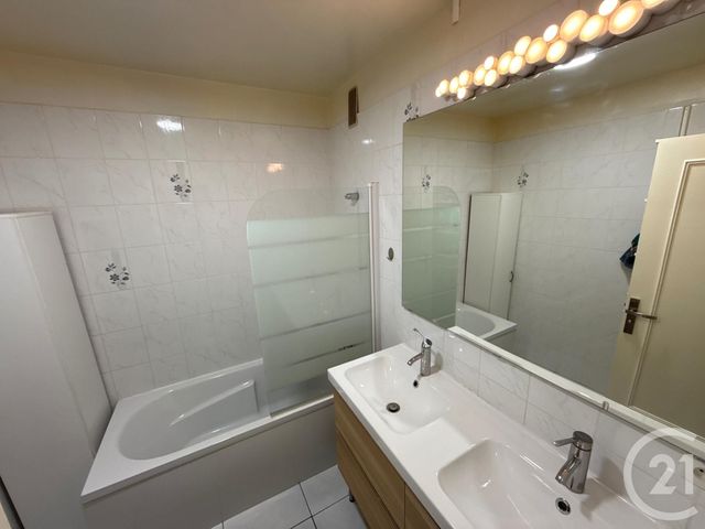 Appartement F4 à louer - 4 pièces - 74.11 m2 - AUBERGENVILLE - 78 - ILE-DE-FRANCE - Century 21 Agence Hennequin
