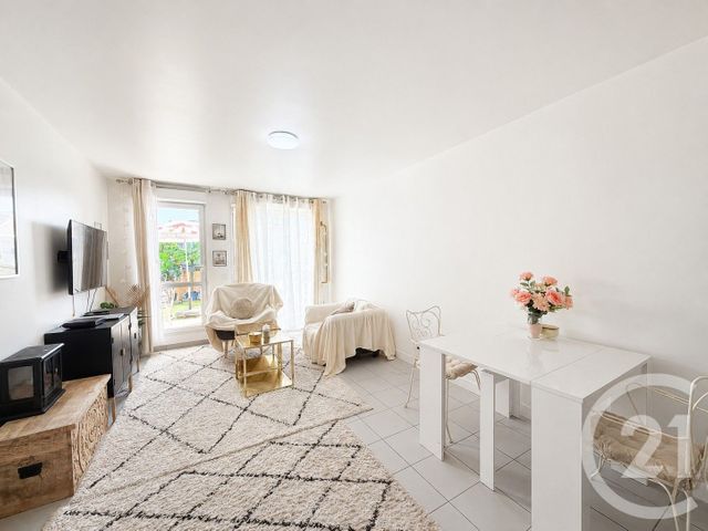 Appartement F4 à vendre - 4 pièces - 76.0 m2 - ECQUEVILLY - 78 - ILE-DE-FRANCE - Century 21 Agence Hennequin