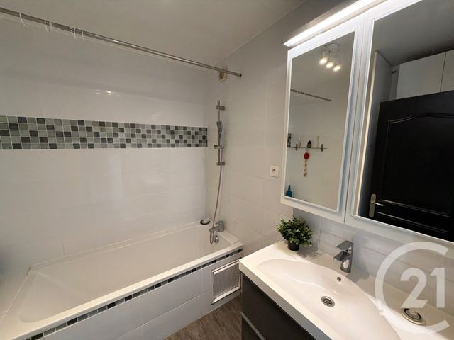 Appartement F4 à vendre - 4 pièces - 84.91 m2 - AUBERGENVILLE - 78 - ILE-DE-FRANCE - Century 21 Agence Hennequin